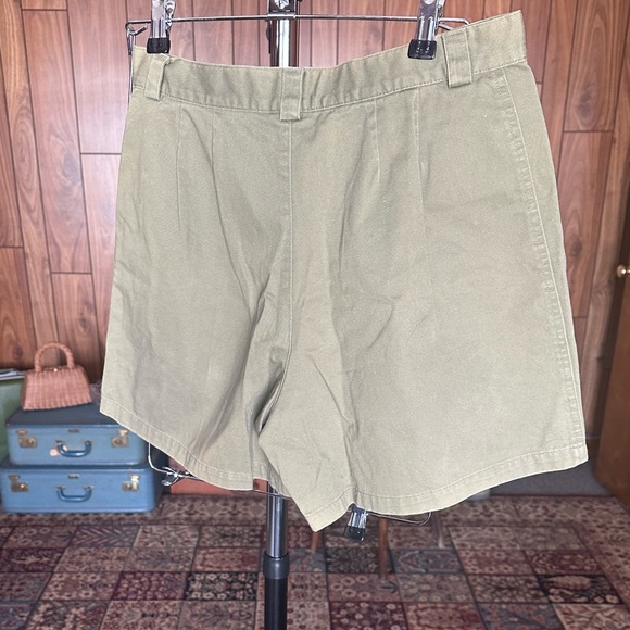 Vintage 90s Raffaella Green High-Waisted Long Line Shorts - Picture 5 of 6